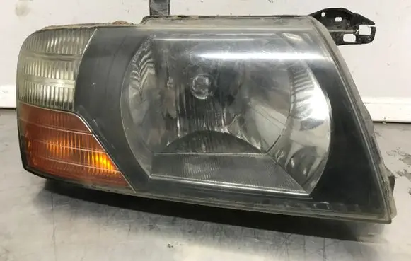 Mitsubishi Pajero Headlight/headlamp 10087420