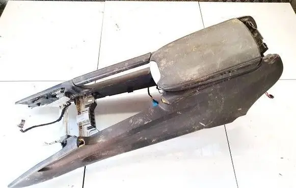 Mercedes-Benz GL X164 Armrest A1646801314 16876015