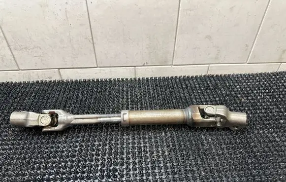 Toyota Prius (XW50) Steering column universal joint