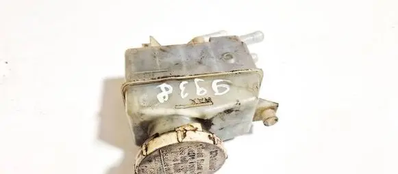 Brake fluid reservoir