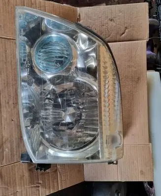 Nissan X-Trail T30 Headlight/headlamp