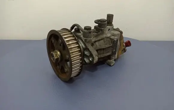 Toyota Corolla Verso E121 Fuel injection high pressure pump 2210027010