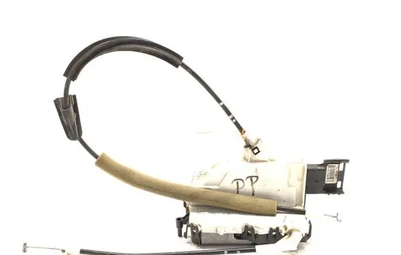 Citroen Berlingo Front door lock 828405