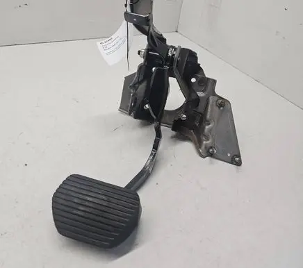 Peugeot 3008 I Brake pedal 