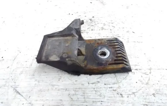 Mercedes-Benz B W245 Radiator mount bracket A1696200636