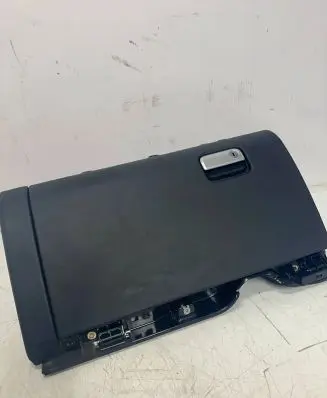 Porsche Cayenne (92A) Glove box