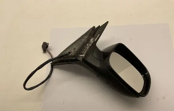 Volkswagen PASSAT B6 Front door electric wing mirror E1020514