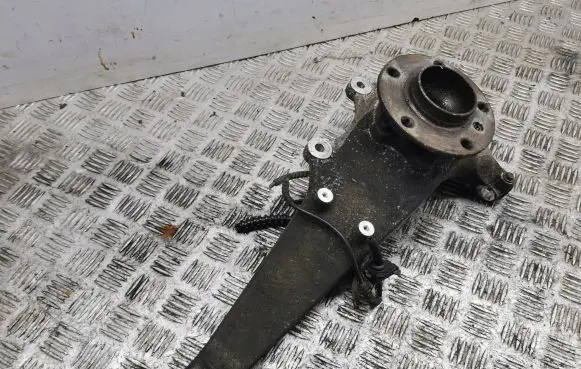 BMW 5 F10 F11 Front wheel hub