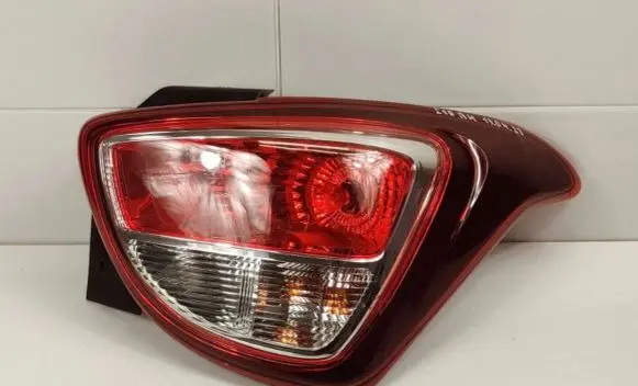 Hyundai i10 Rear/tail lights 92402-B9100