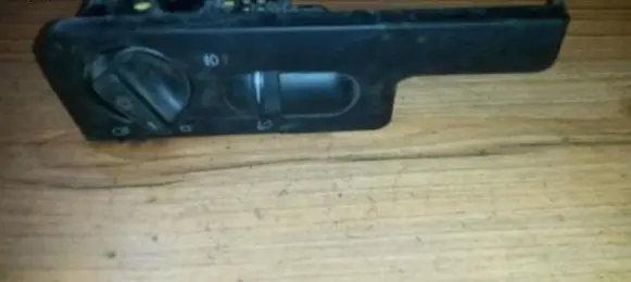 Volkswagen Golf III Light switch Nenustatyta