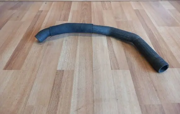 Mercedes-Benz B W245 Engine coolant pipe/hose A1695011082