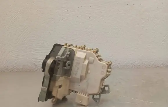 Audi A4 S4 B8 8K Rear door lock 8K0839016C