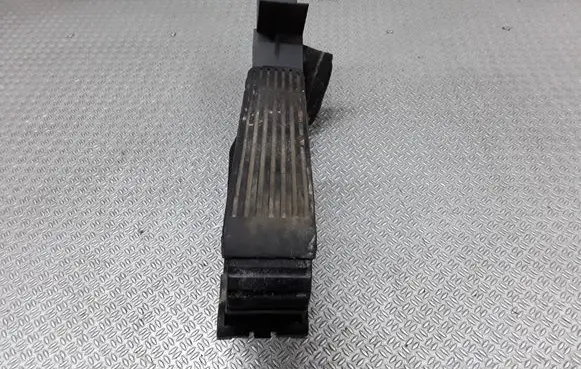 Mercedes-Benz E W211 Accelerator throttle pedal