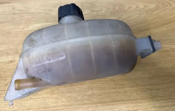 Opel Vivaro Coolant expansion tank/reservoir 91165571
