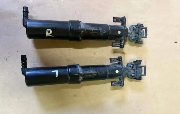 Citroen C5 Headlight washer spray nozzle