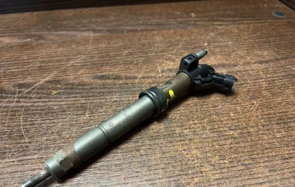 Iveco Daily 4th gen Fuel injector 504385557 0445116019