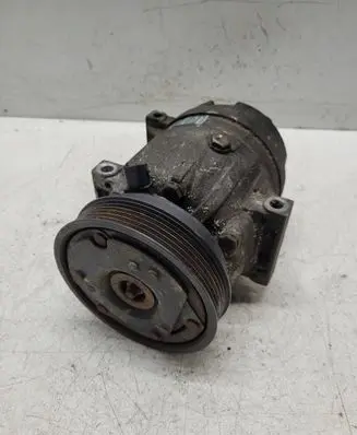 Renault Scenic I Air conditioning (A/C) compressor (pump) 7700703536