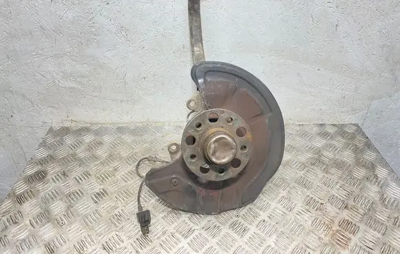 Mercedes-Benz E W211 Front wheel hub