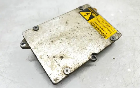 Mercedes-Benz CLS C219 Headlight ballast module Xenon 5DV00829000