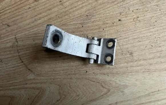 Audi 80 90 B3 Front door upper hinge 893831401