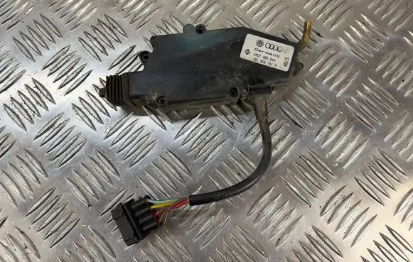 Volkswagen Multivan T4 Central locking motor 701959781A