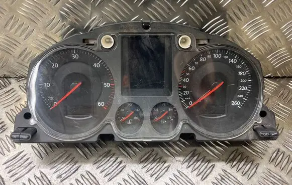 Volkswagen PASSAT B6 Speedometer (instrument cluster) A2C53145550