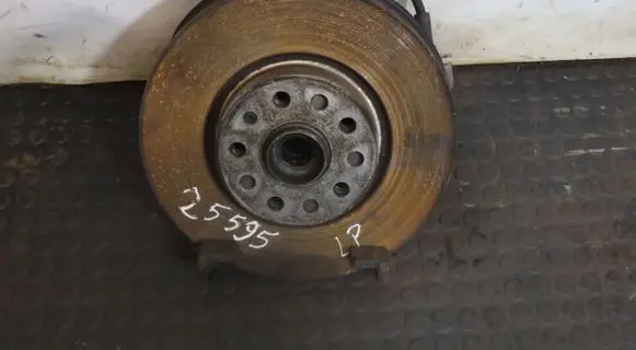 Volkswagen PASSAT B7 Front wheel hub spindle knuckle