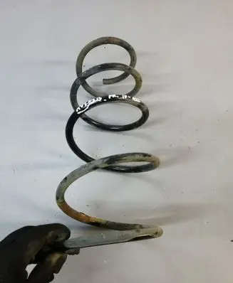 Toyota Avensis T270 Front coil spring 