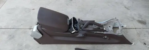Porsche Cayenne (92A) Center console 
