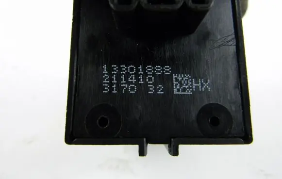 Opel Zafira C Electric window control switch 13301888