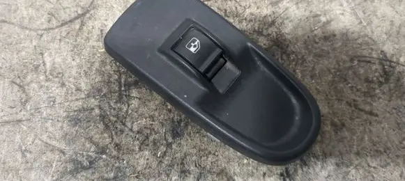 Iveco Daily 5th gen Electric window control switch 