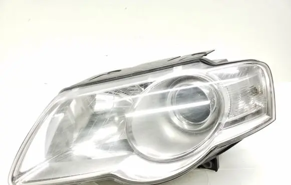 Volkswagen PASSAT B6 Headlight/headlamp 3C0941005J