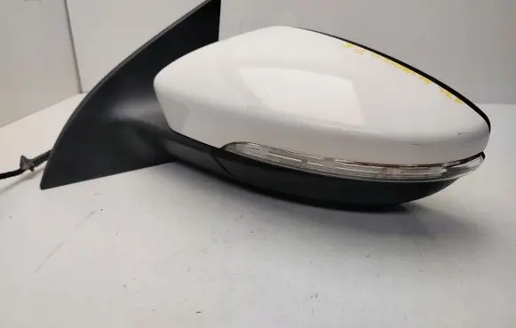 Volkswagen Scirocco Front door electric wing mirror 