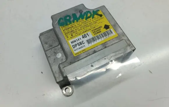 Mitsubishi Grandis Airbag control unit/module MN141401 W2T62674