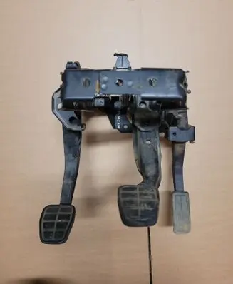 Volkswagen Golf III Pedal assembly 1H1721511B 1H1721901 1H1721321A