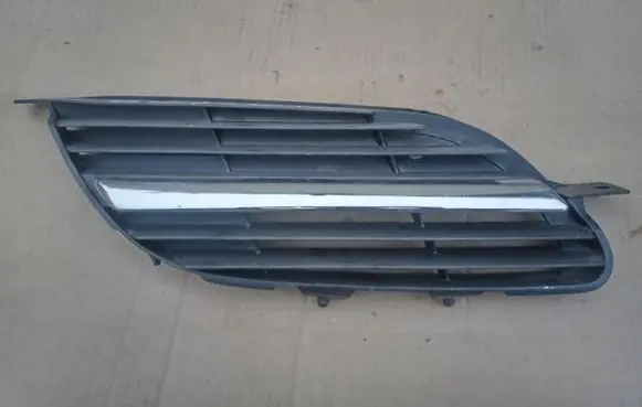 Nissan Almera Tino Front bumper lower grill 62316BU100