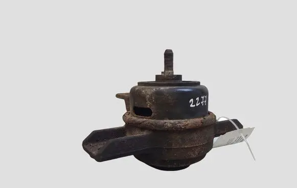 Hyundai Santa Fe Engine mount bracket 218122B500