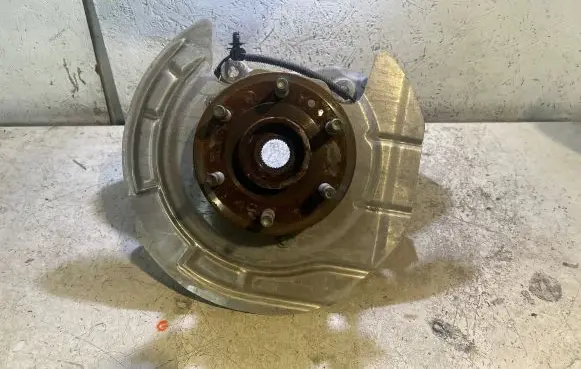 Jeep Grand Wagoneer Rear wheel hub 68440501AC