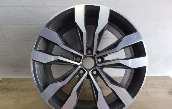 Volkswagen T-Roc R19 alloy rim 