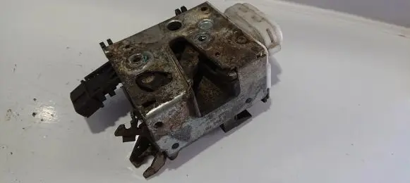 Audi A6 S6 C4 4A Coupe door lock (next to the handle) 