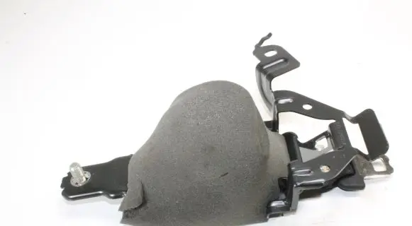 Mazda 6 Middle seatbelt (rear) 