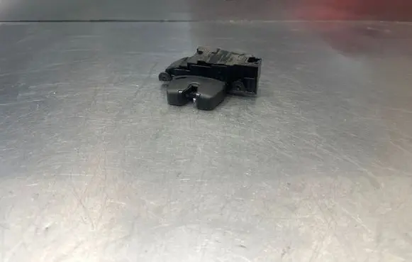 Citroen Berlingo Tailgate/trunk/boot lock/catch/latch 9671153780