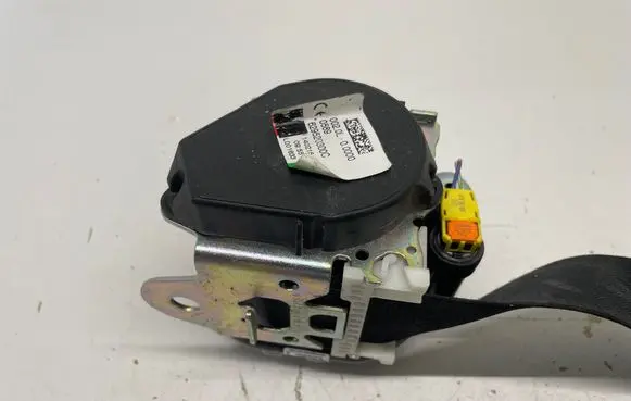 Mercedes-Benz Vito Viano W447 Front seatbelt 629520300C 0020L00000 L001633