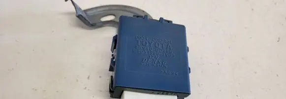 Toyota Yaris Door control unit/module 859800D050 MB0515003900