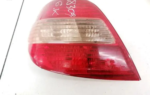 Toyota Avensis T220 Rear/tail lights