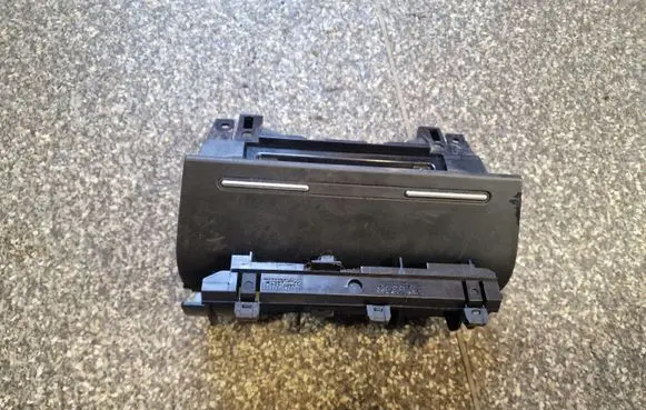 Audi A4 S4 B7 8E 8H Car ashtray