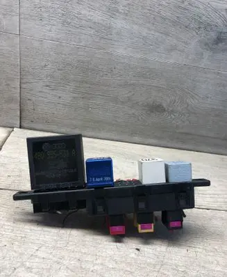 Volkswagen Golf SportWagen Fuse box set 8L0941822A 896083000