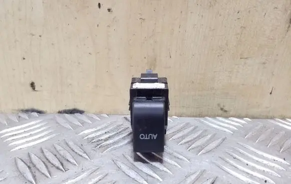 Toyota Corolla E120 E130 Electric window control switch 8481002041