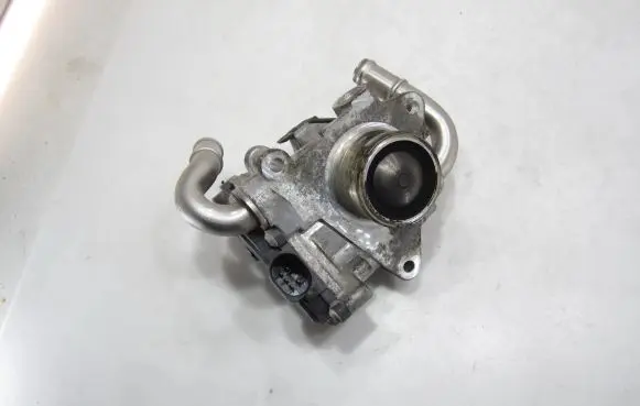 Volkswagen Caddy EGR valve 04L131501R 085558 WA0270616