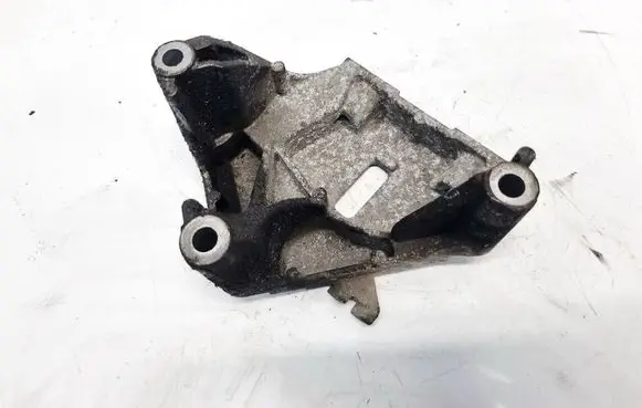 Opel Corsa D Engine mounting bracket 13130728